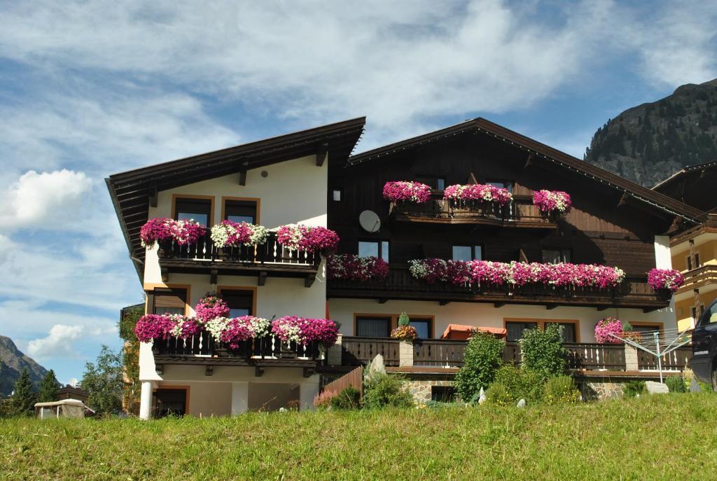 Haus Margret Bed and Breakfast Sankt Leonhard im Pitztal Exteriör bild