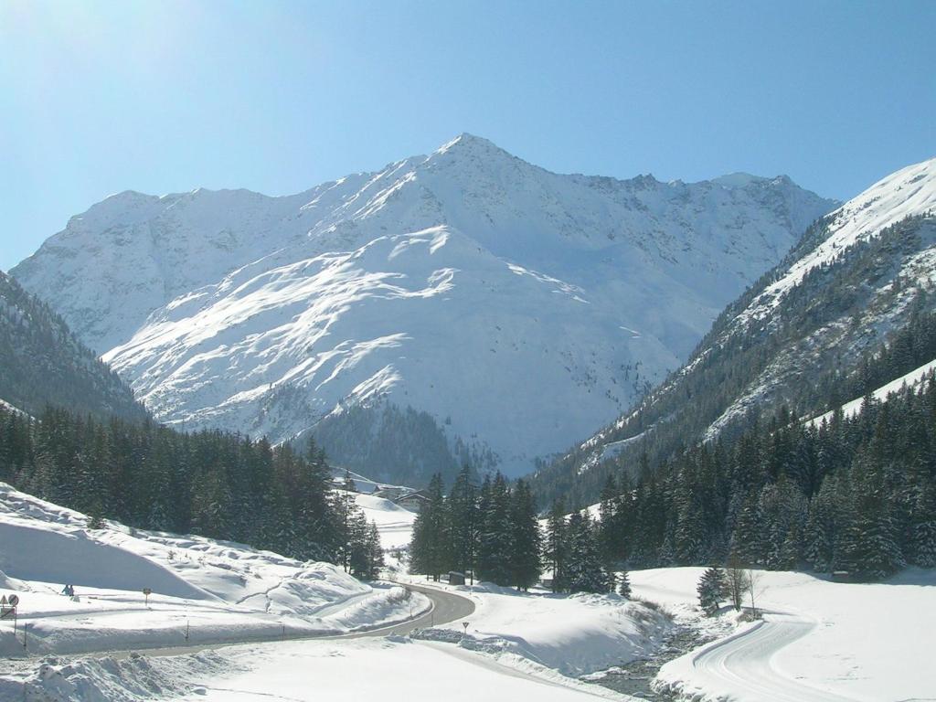 Haus Margret Bed and Breakfast Sankt Leonhard im Pitztal Exteriör bild