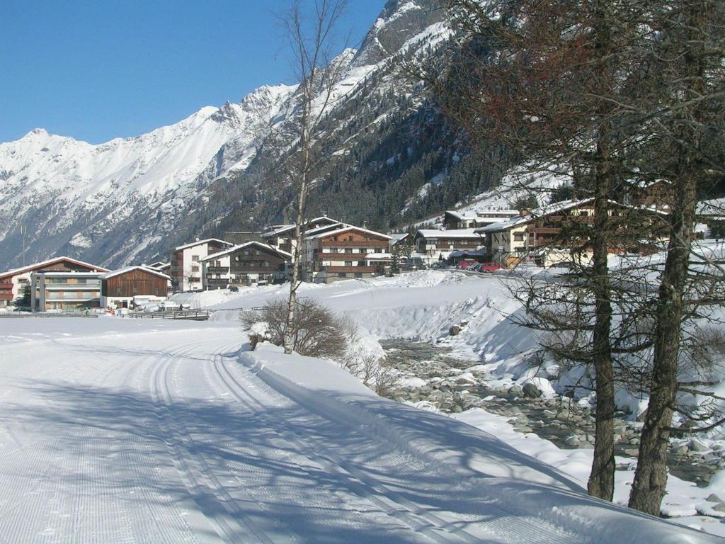 Haus Margret Bed and Breakfast Sankt Leonhard im Pitztal Exteriör bild