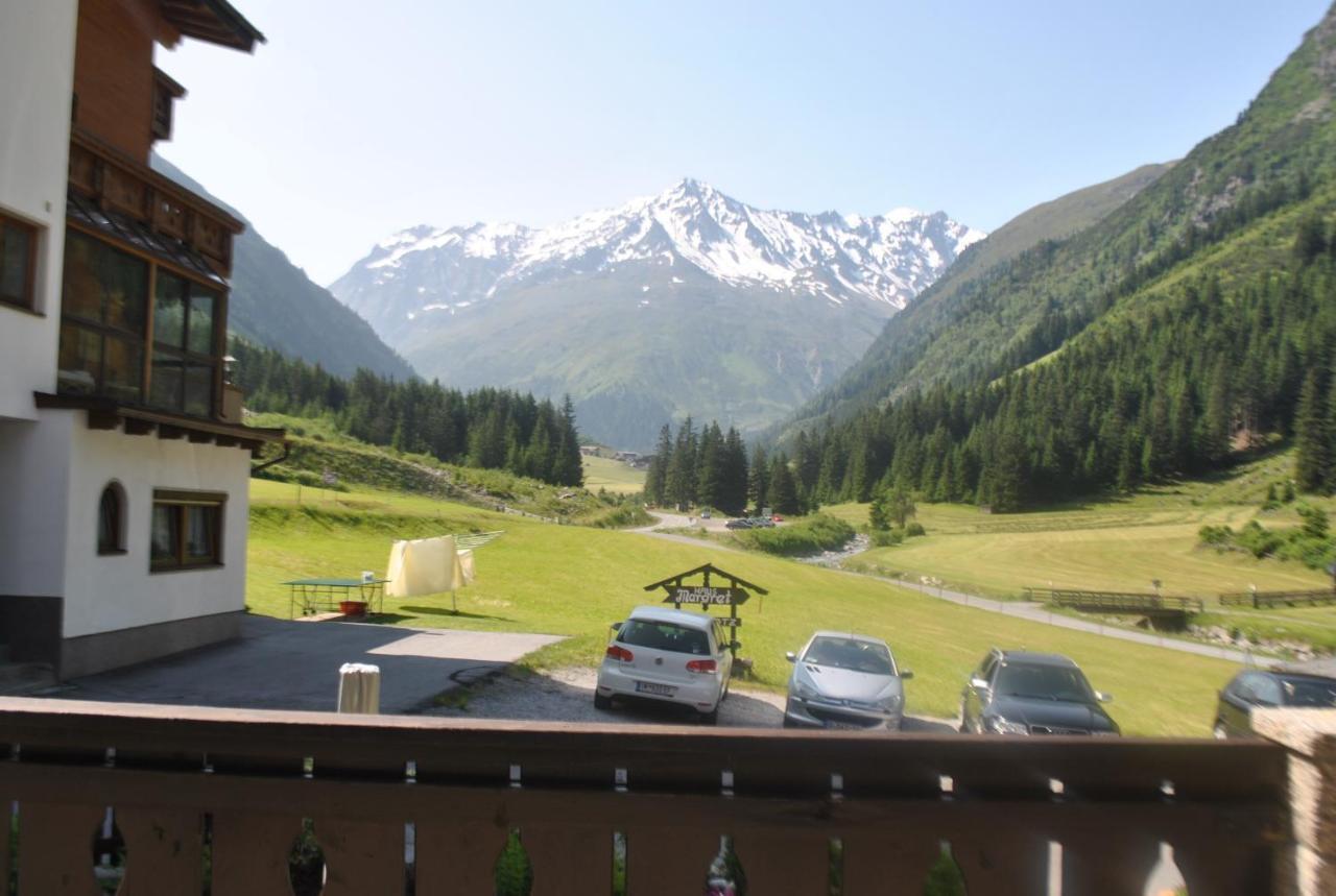Haus Margret Bed and Breakfast Sankt Leonhard im Pitztal Exteriör bild